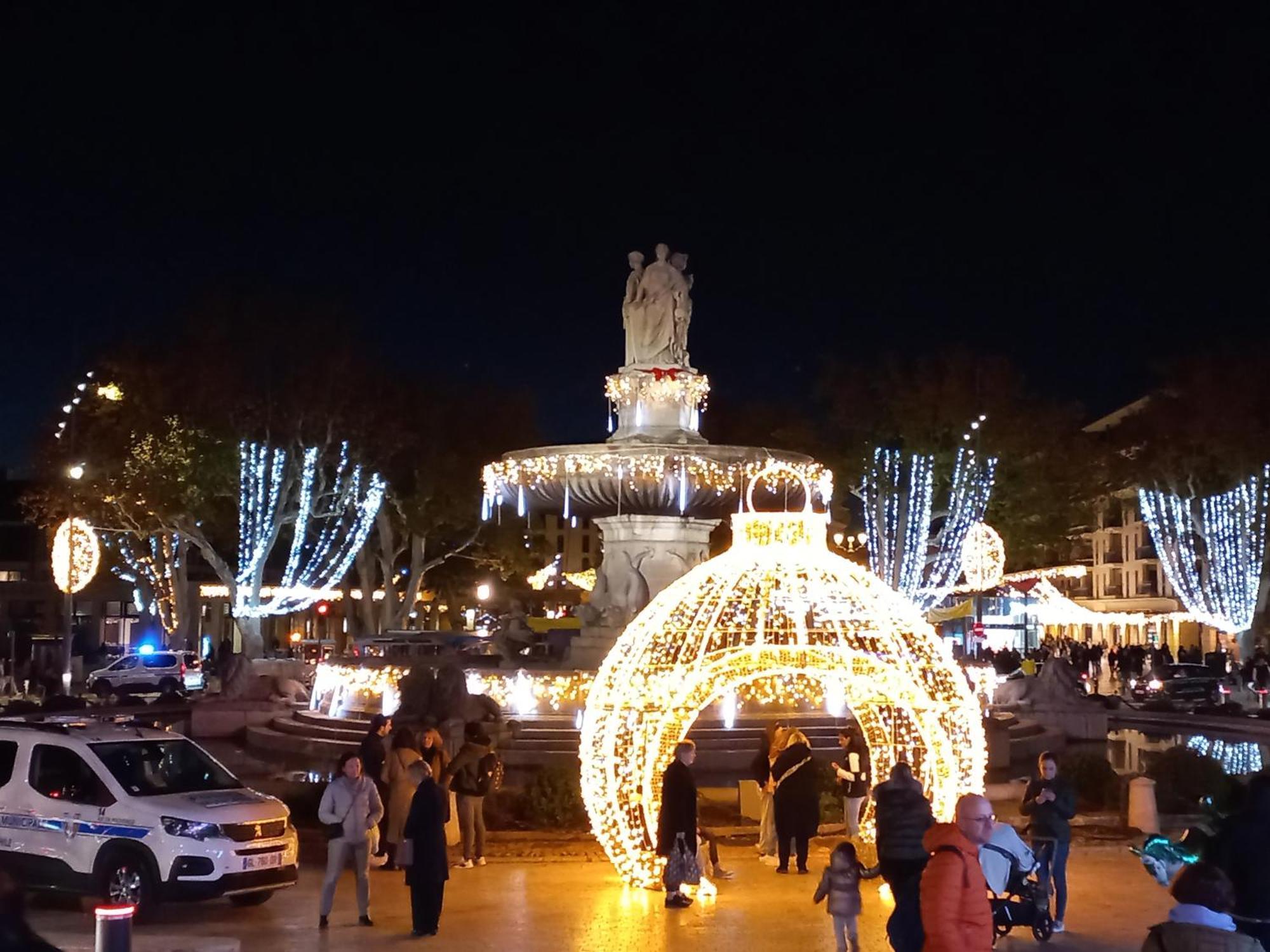 Aix En Provence - Rotonde - Cours Mirabeau Aix-en-Provence Exterior foto